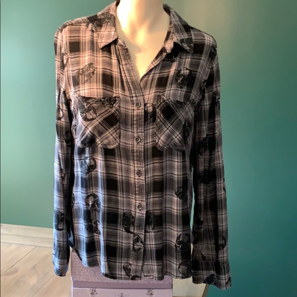 Flannel shirt with skulls